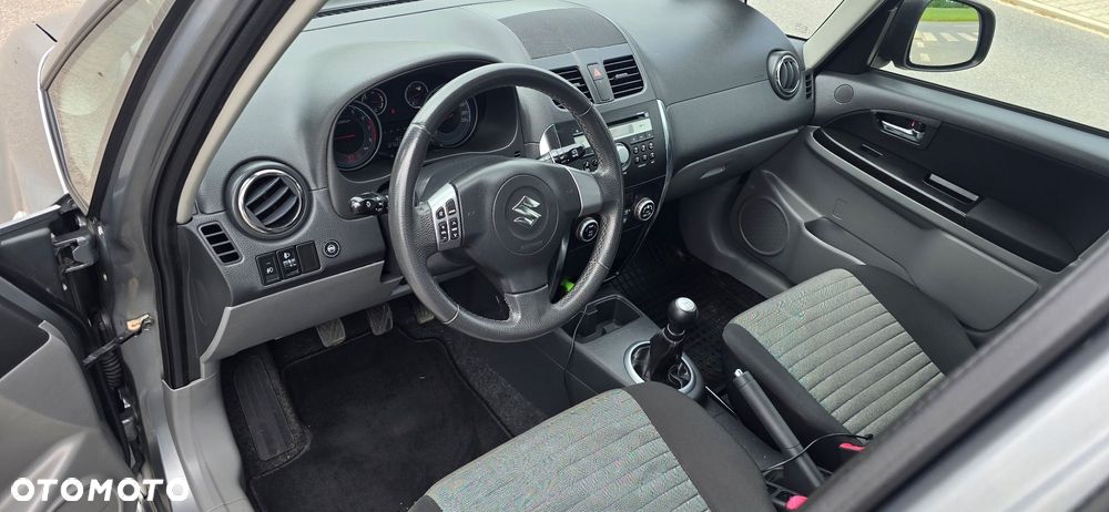 Suzuki SX4 1.6 Comfort - 12