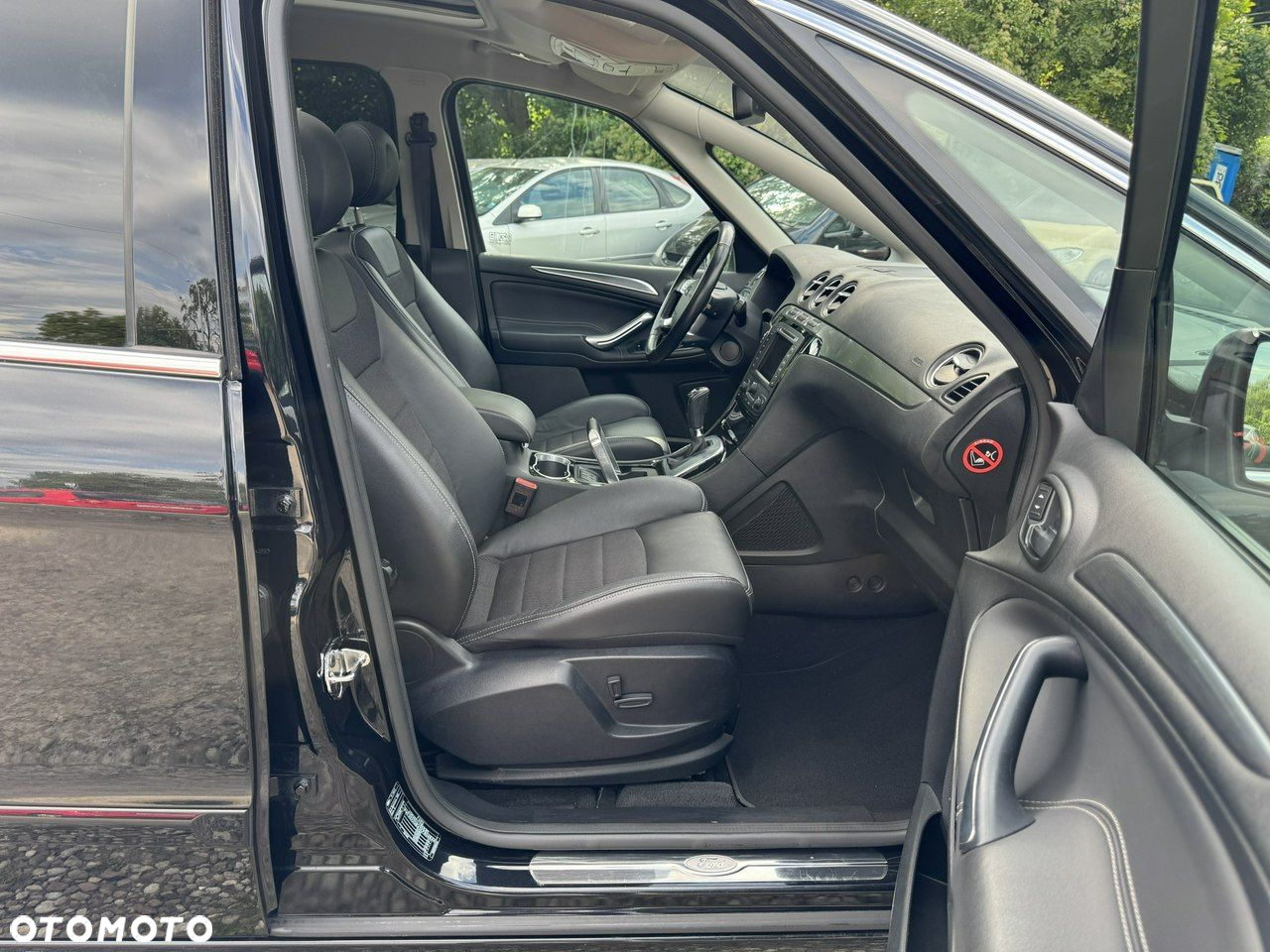Ford S-Max - 11