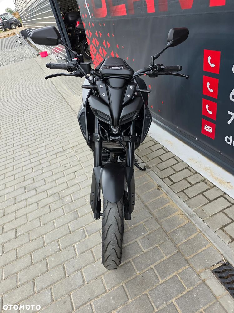 Yamaha MT - 28