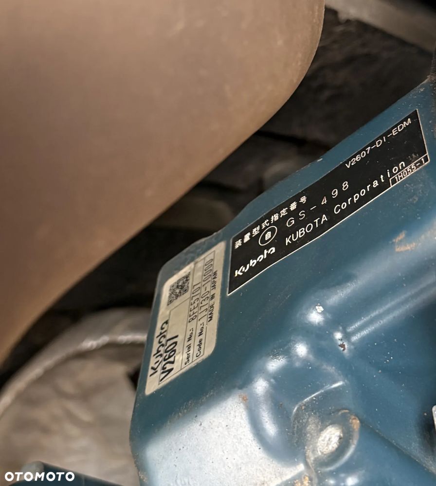 Kubota U55-4. koparka 5,5 tony. 2016 rok. 2300 mtg! KLIMATYZACJA. Długie ramie plus! 3sekcje Hydrauliczne. zamki na tłokach. Koparka Jak nówka sztuka. Zadbana zero zużycia. Z gospodarstwa Norweskiego. Zmiana łyżek Hydrauliczna. LENHOFF. Ani deka luzów wycieków. Szybka wolna jazda. Gąski perfekt stan. OKAZJA TANIO. Aktualna Dekra. Po serwisach eksploatacyjnych. Mocny silnik Kubota 4 cylindry! Zamki na tłokach. Wielka Okazja - 14