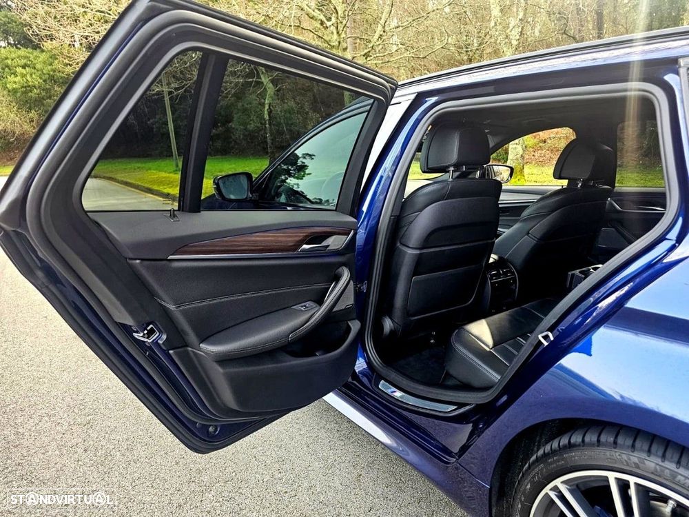 BMW 540 d xDrive Pack M Auto - 23