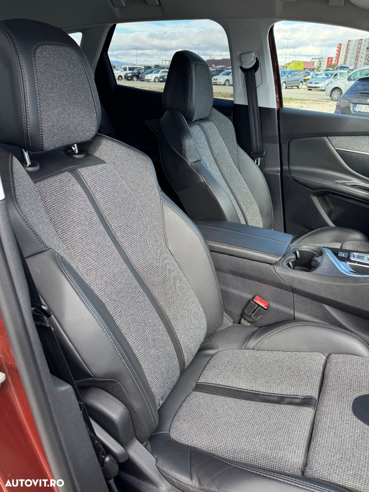 Peugeot 3008 1.2 PureTech Turbo S&S EAT6 Allure - 11