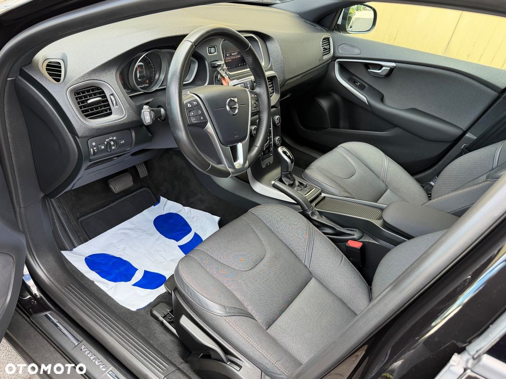 Volvo V40 Cross Country - 13