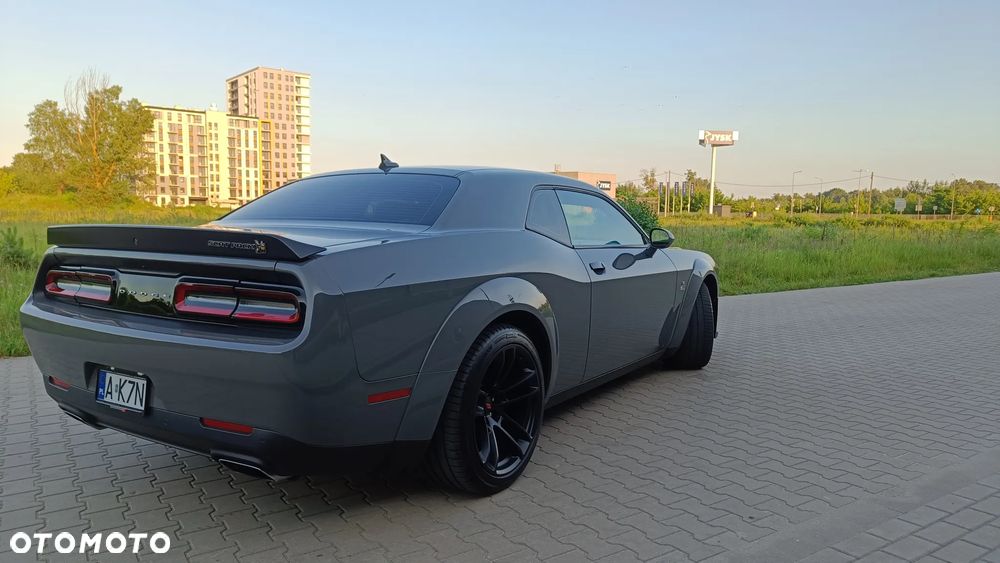 Dodge Challenger - 3