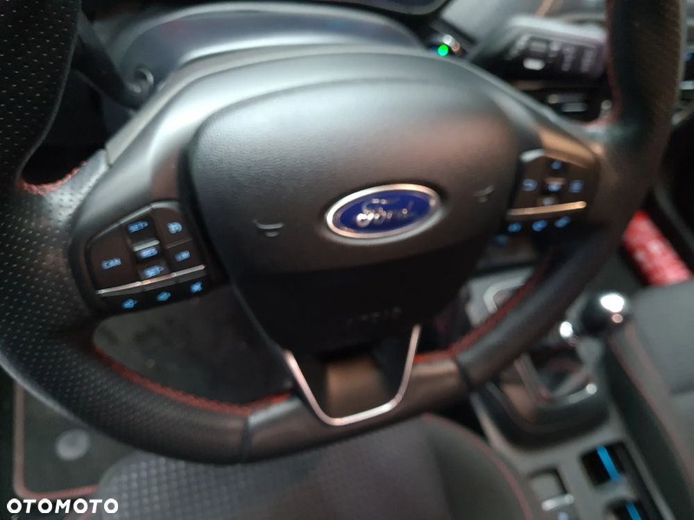 Ford Focus 1.5 EcoBlue Start-Stopp-System ST-LINE X - 32