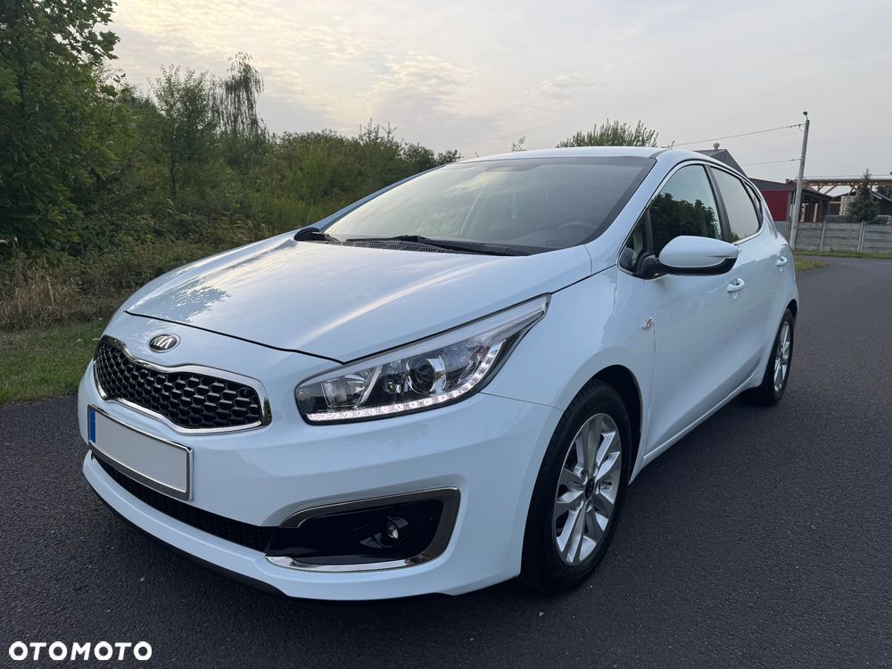 Kia Ceed 1.4 CVVT ISG Dream Team Edition - 2