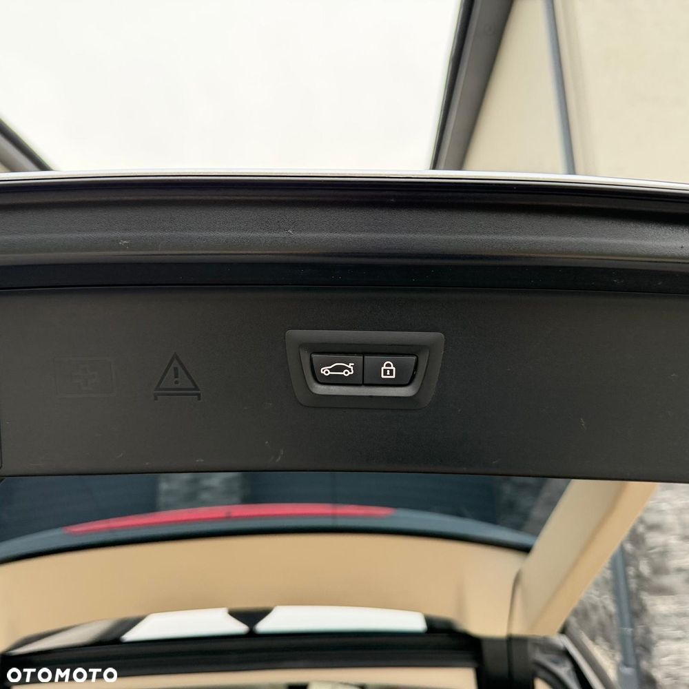 BMW Seria 5 525d xDrive Sport-Aut Modern Line - 12