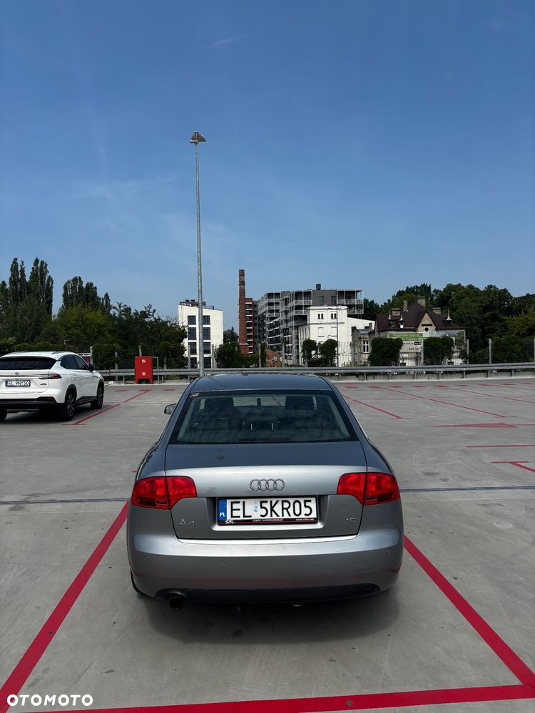 Audi A4 Limousine 1.6 - 3