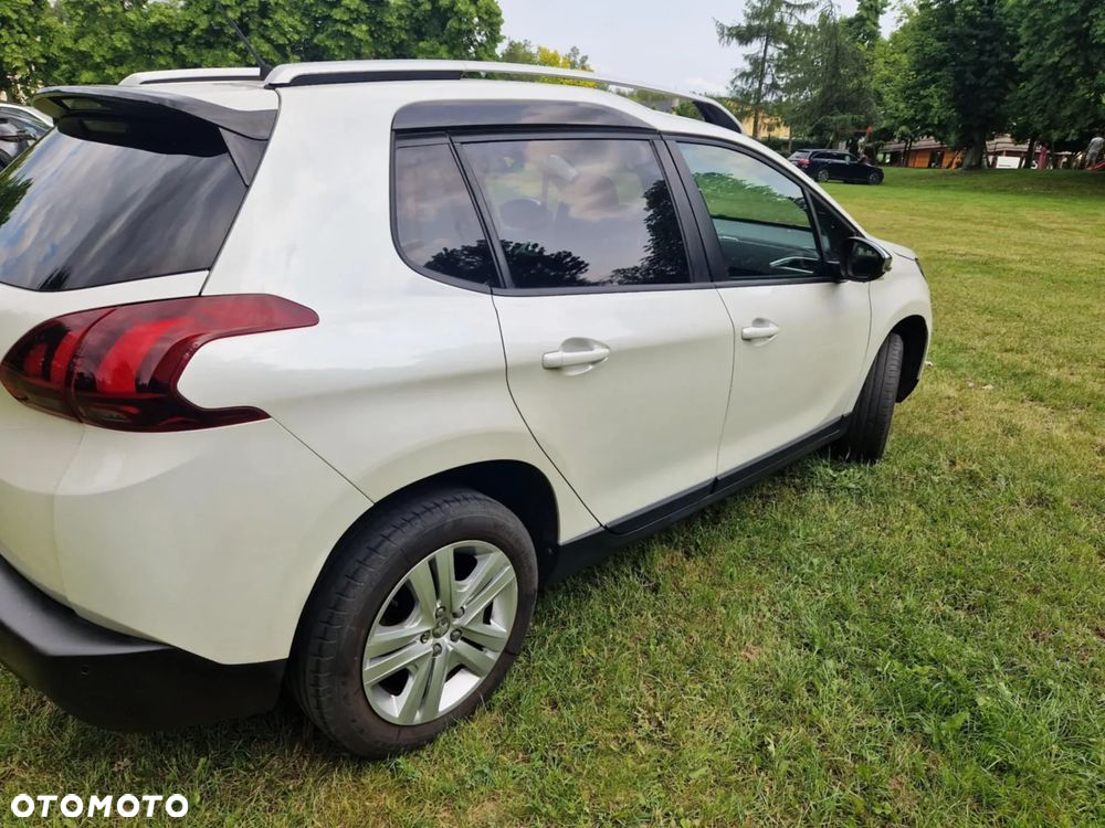Peugeot 2008 1.2 Pure Tech Style S&S - 6