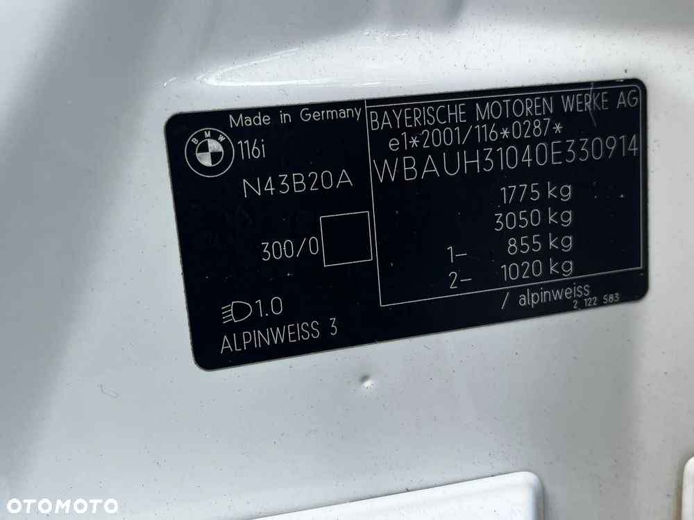 BMW Seria 1 116i - 24
