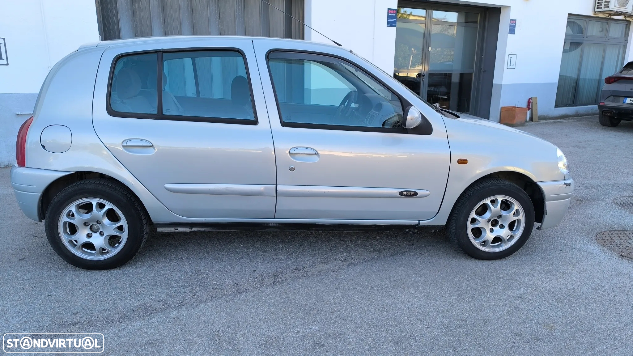Renault Clio 1.2 RXE - 20