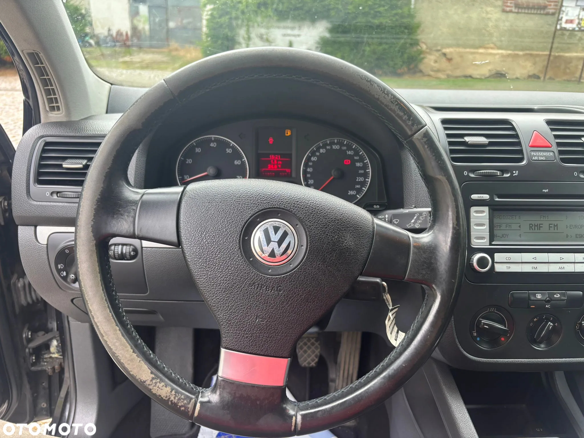 Volkswagen Golf 1.6 FSI Comfortline - 11