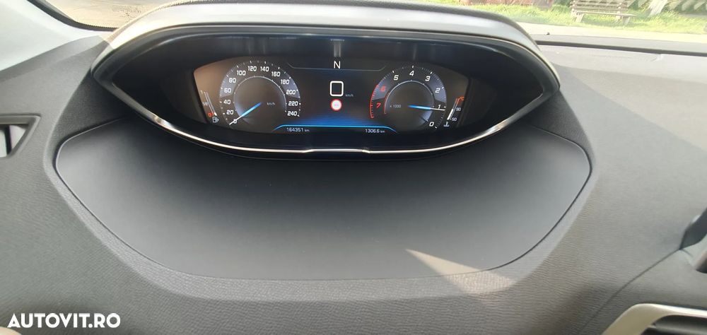 Peugeot 3008 PureTech 130 Stop & Start GPF EAT8 Active Business-Paket - 19
