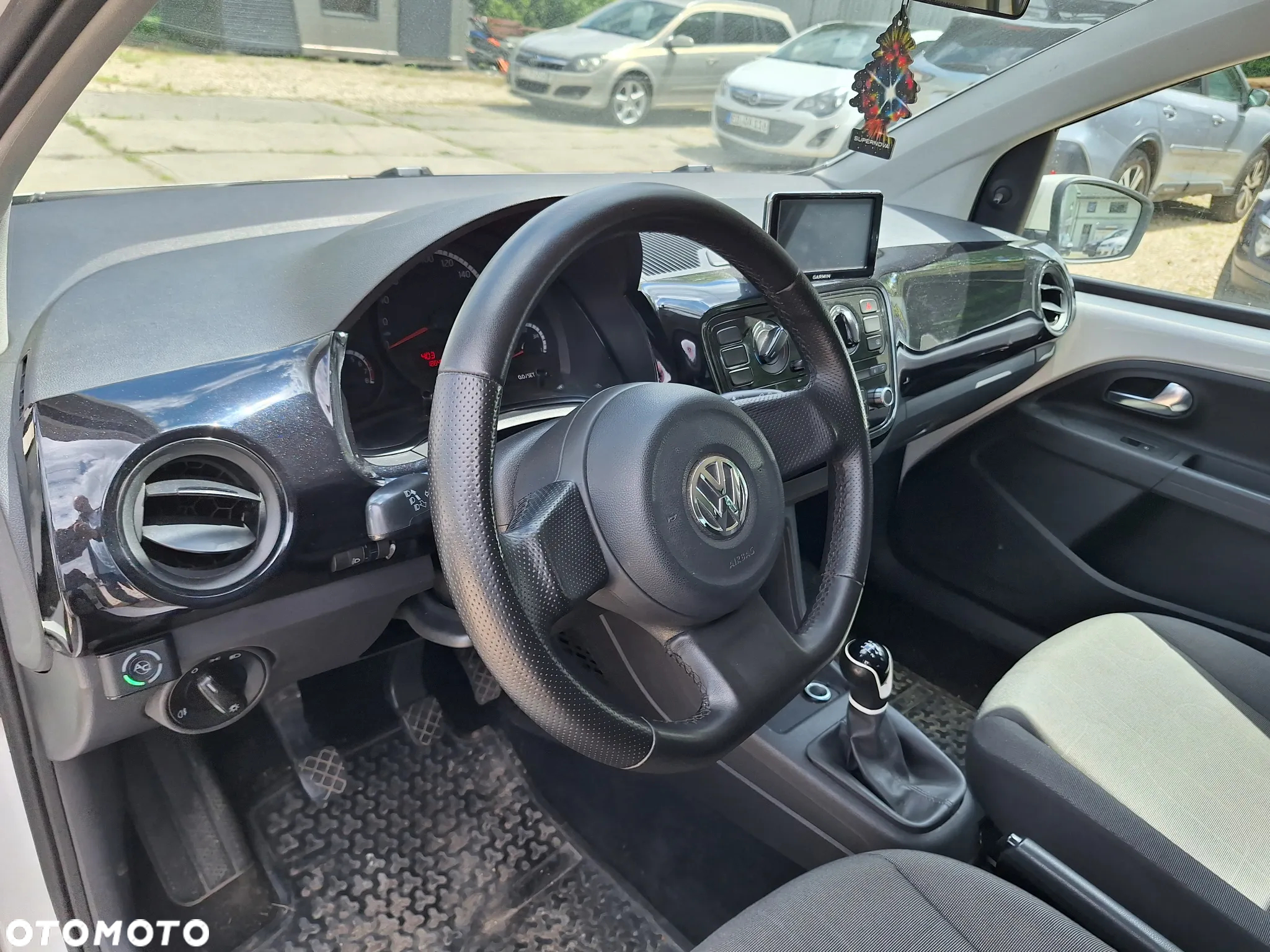 Volkswagen up! 1.0 high - 15
