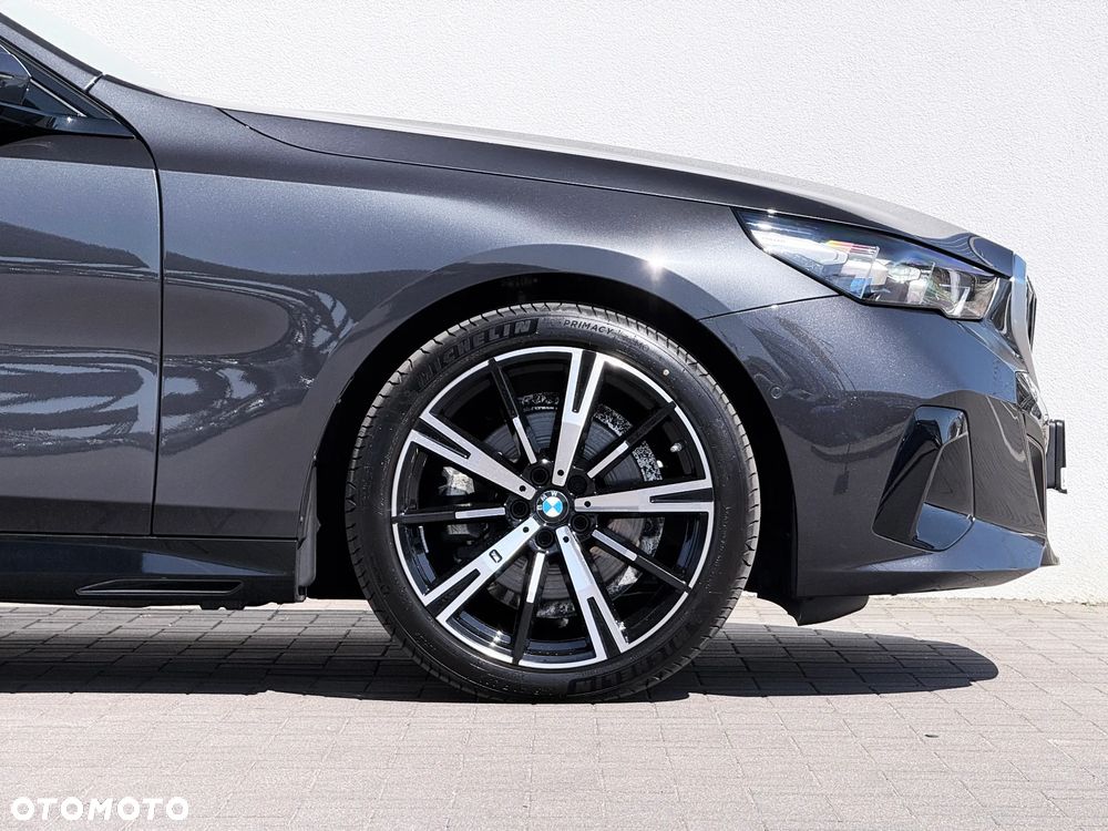 BMW Seria 5 520d xDrive - 12