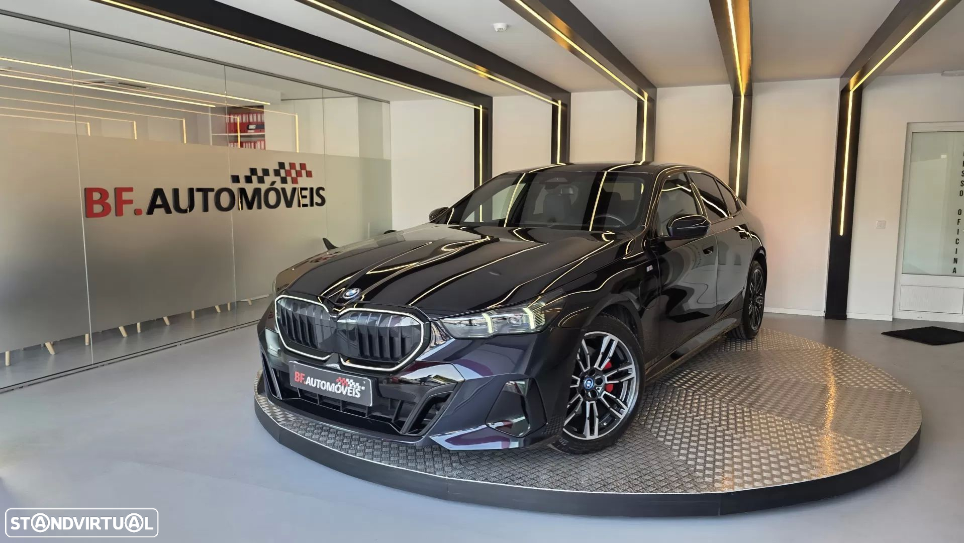 BMW 530 e Pack Desportivo M Pro - 14