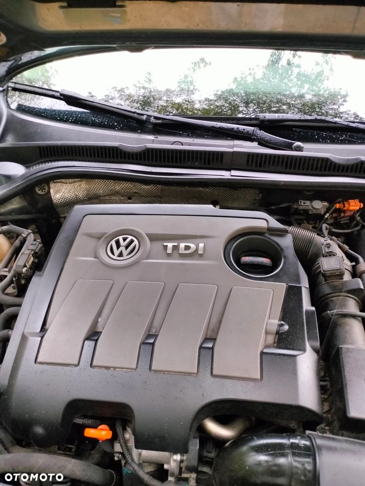 Volkswagen Jetta 1.6 TDI Comfortline - 11