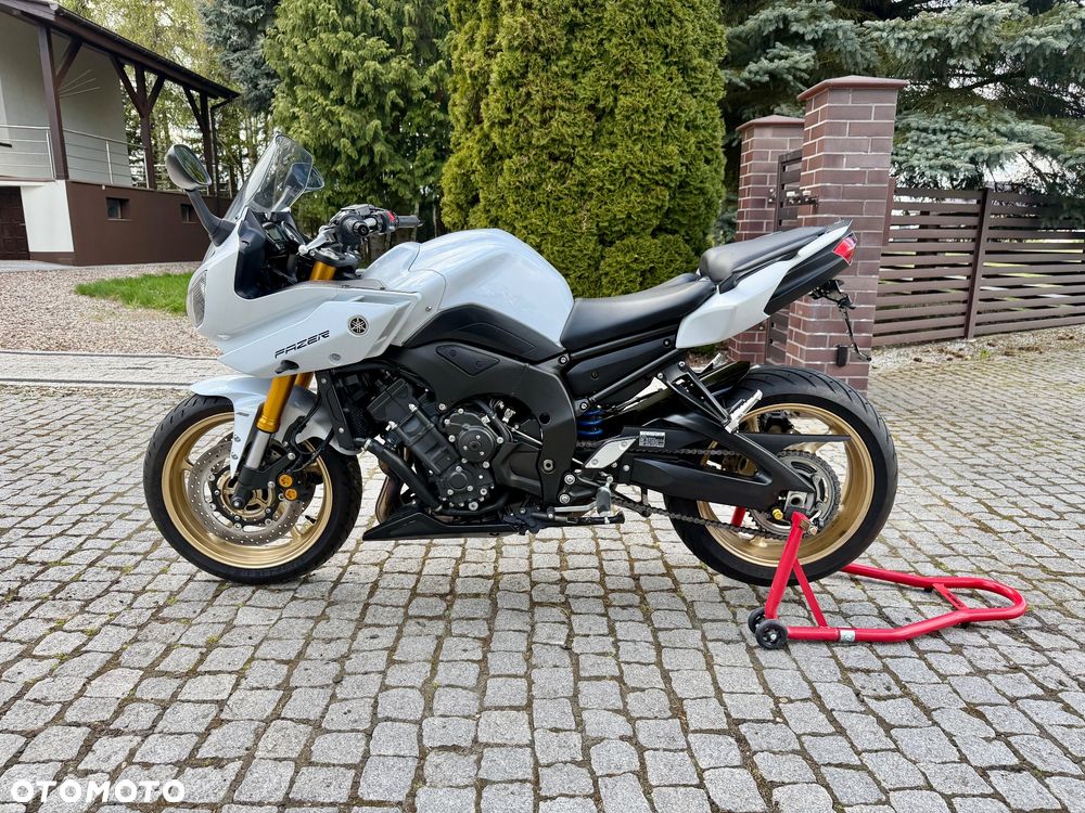 Yamaha FZ8 - 5