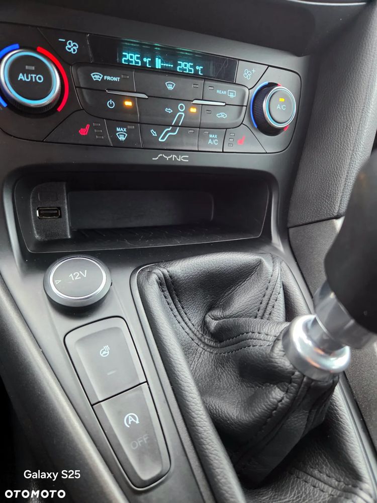 Ford Focus 1.0 EcoBoost ST-Line - 11