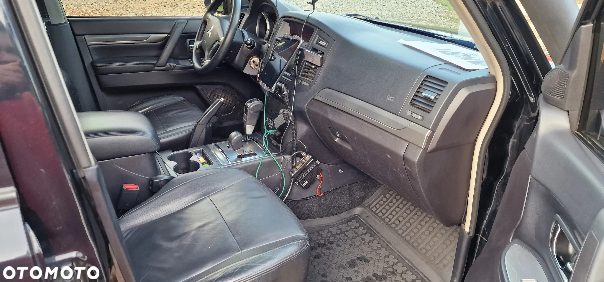 Mitsubishi Pajero 3.2 DID Intense + - 14