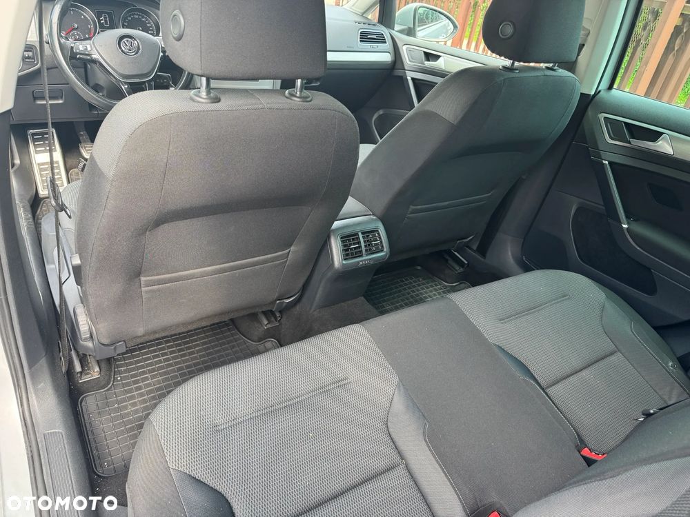 Volkswagen Golf - 12