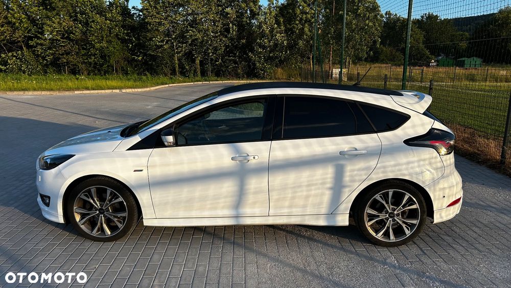 Ford Focus 1.5 EcoBoost ST-Line - 5