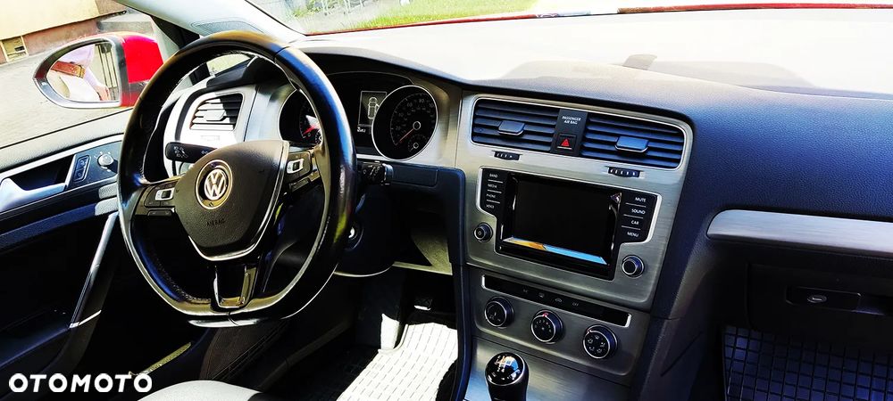 Volkswagen Golf - 10