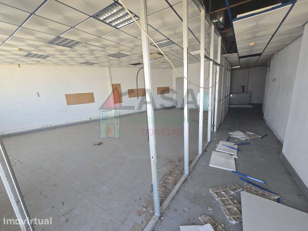 Loja com 470 m² na Calçada dos Barbadinhos, Lisboa - Grande imagem: 2/17