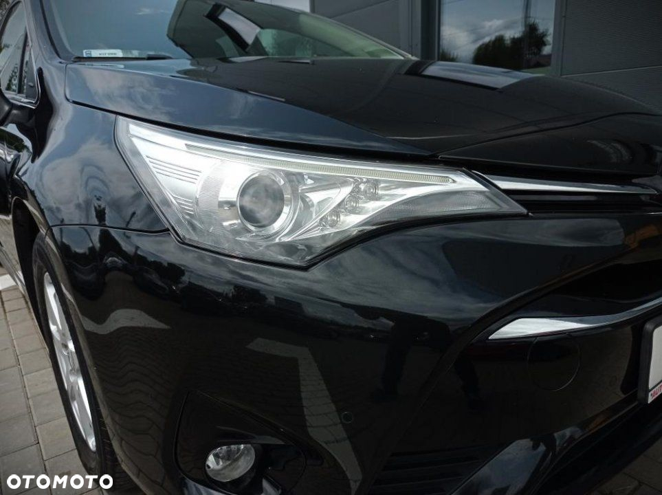 Toyota Avensis - 8