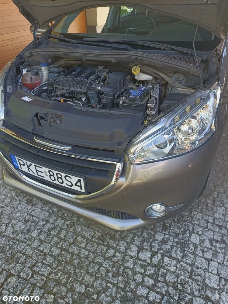 Peugeot 208 PureTech 82 Allure - 8