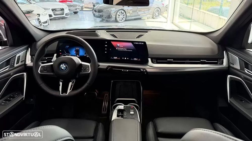BMW iX1 eDrive20 Pack Desportivo M Pro - 29