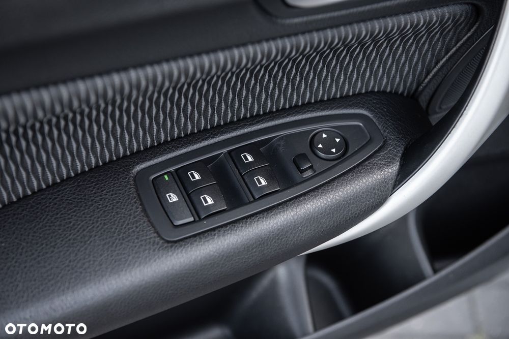 BMW Seria 1 118d Edition Metropolitan - 16