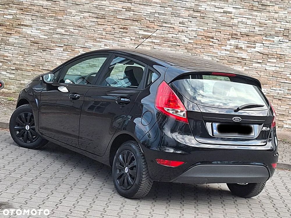 Ford Fiesta 1.25 Champions Edition - 32