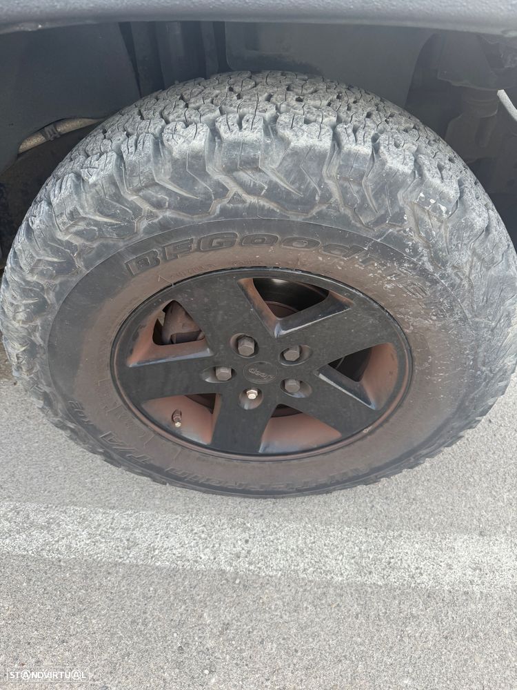 Jeep Wrangler 2.8 CRD ATX Sport - 29