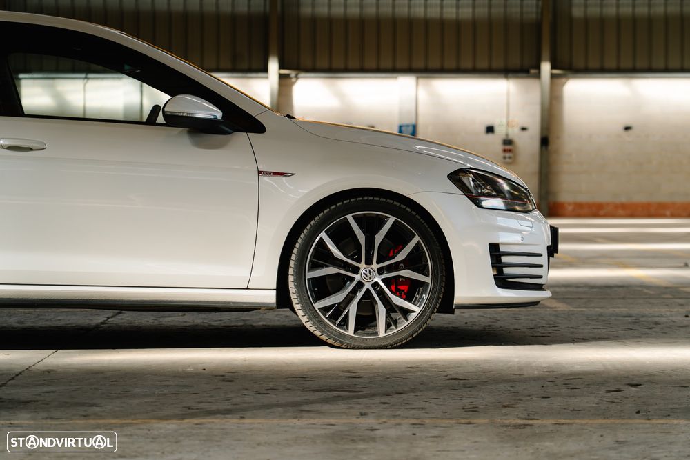VW Golf GTI Performance BlueMotion DSG - 6
