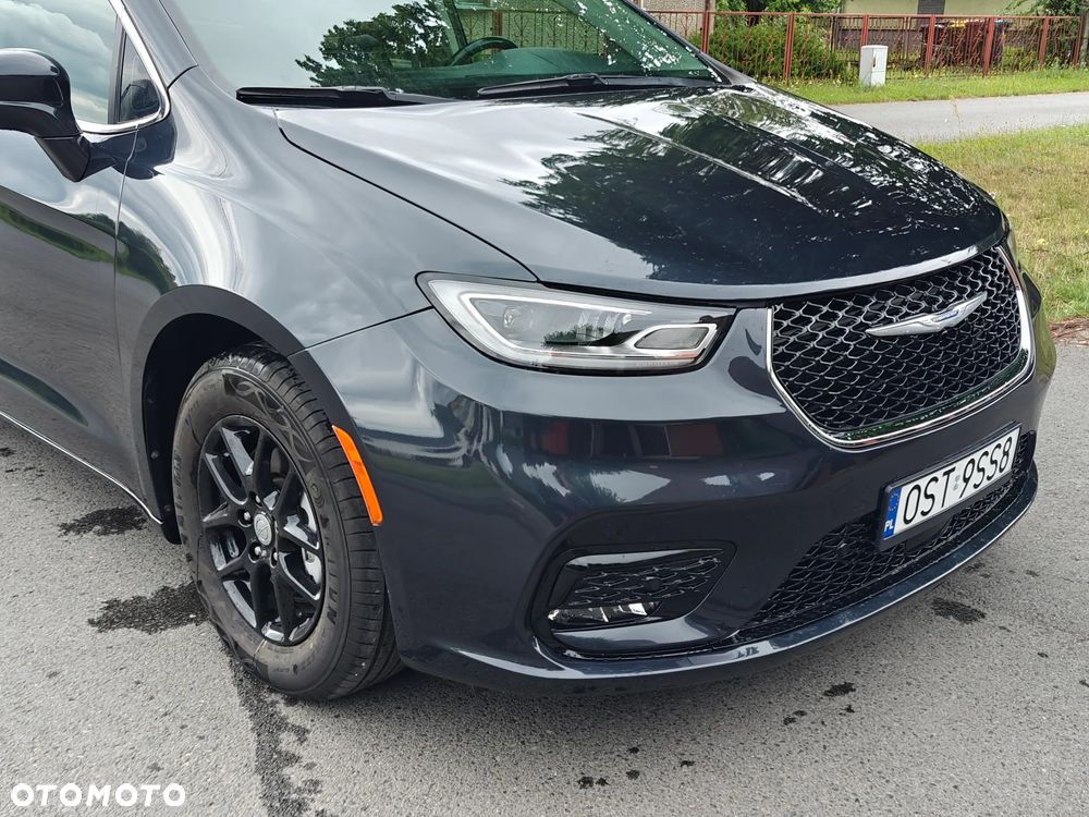 Chrysler Pacifica - 14