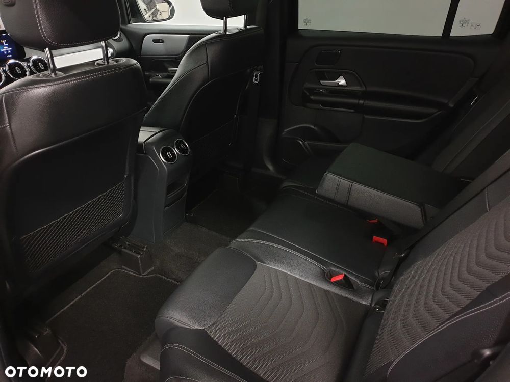 Mercedes-Benz GLB 200 d 4-Matic AMG Line 8G-DCT - 27