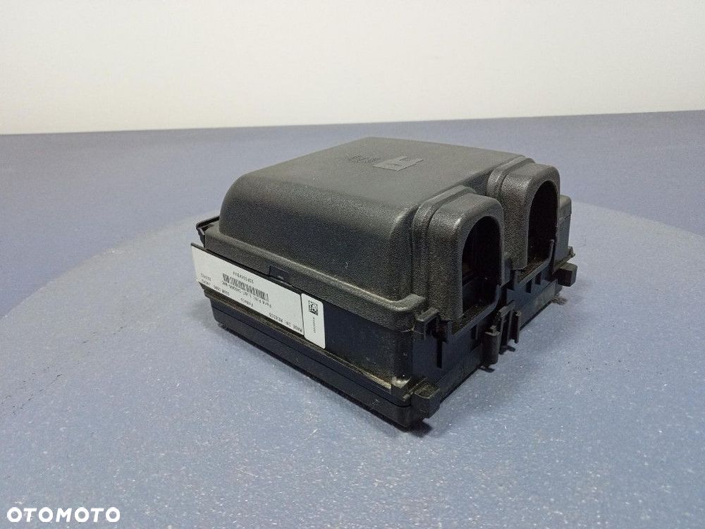 FORD MUSTANG MACH-E SKRZYNKA BEZPIECZNIKÓW LJ8T14D068NAC - 4