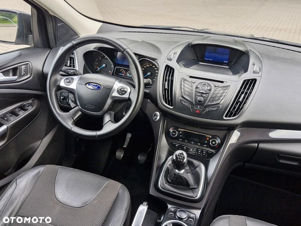 Ford Kuga 2.0 TDCi 2x4 Titanium - 23