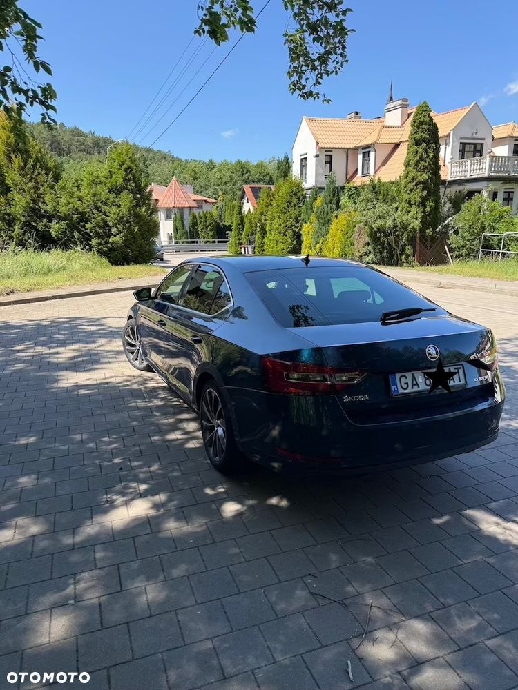 Skoda Superb 2.0 TSI L&K DSG - 8