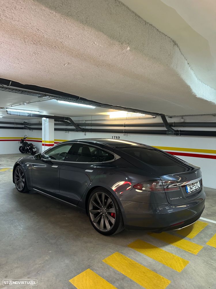 Tesla Model S P85D - 3