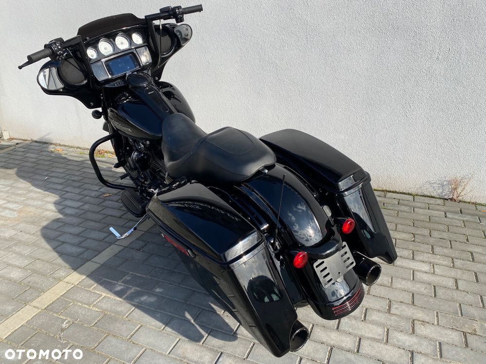 Harley-Davidson Touring Street Glide - 11