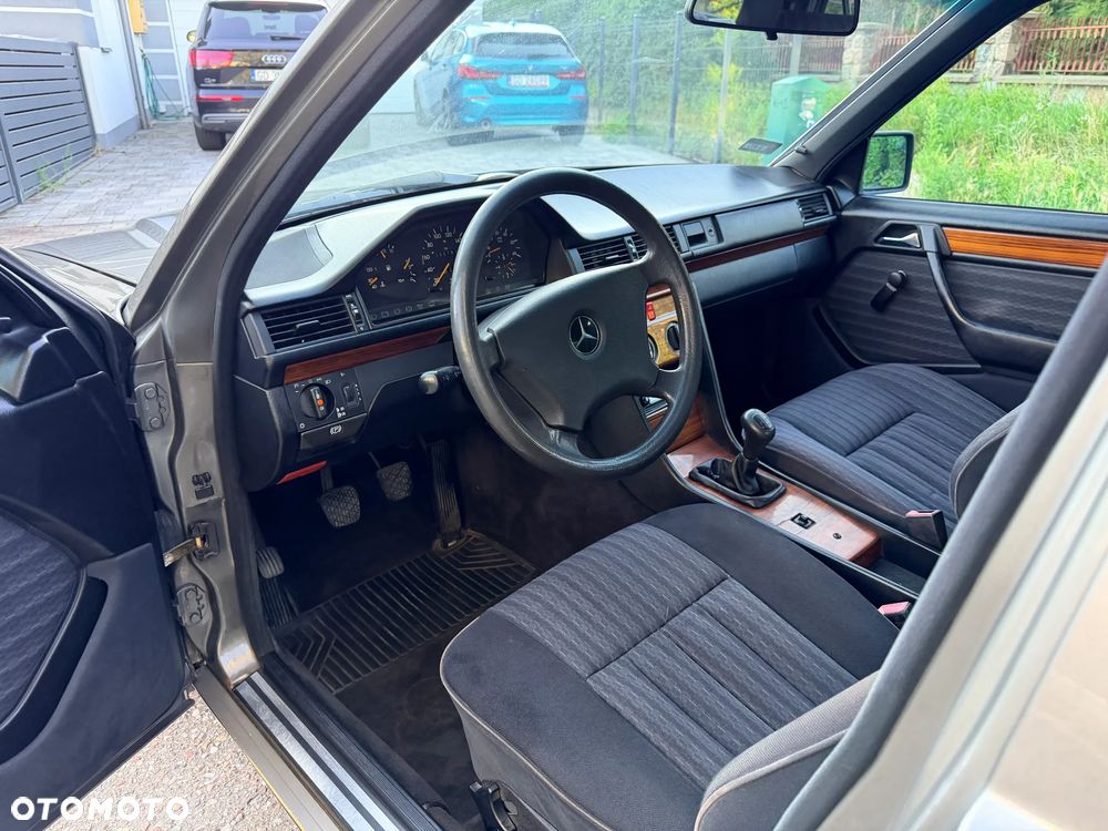 Mercedes-Benz W124 (1984-1993) - 18