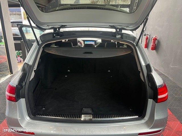 Mercedes-Benz E 220 d Avantgarde - 18