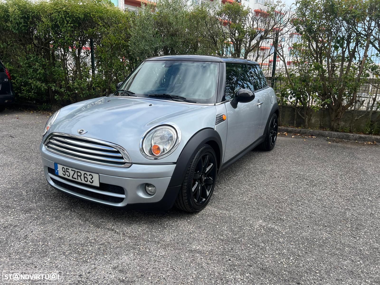 MINI 3 Portas Cooper D - 1