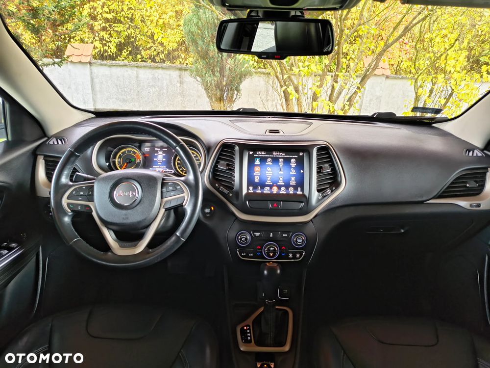 Jeep Cherokee - 8