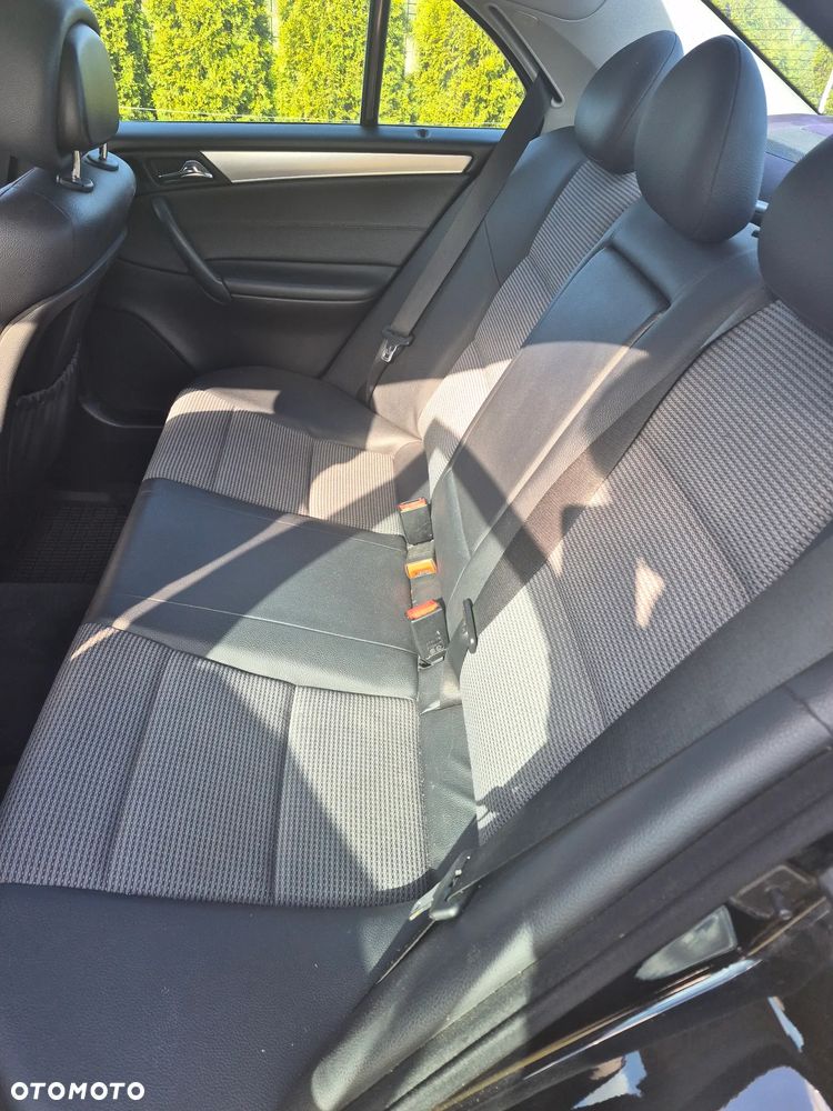 Mercedes-Benz Klasa C 180 Kompressor Classic - 4