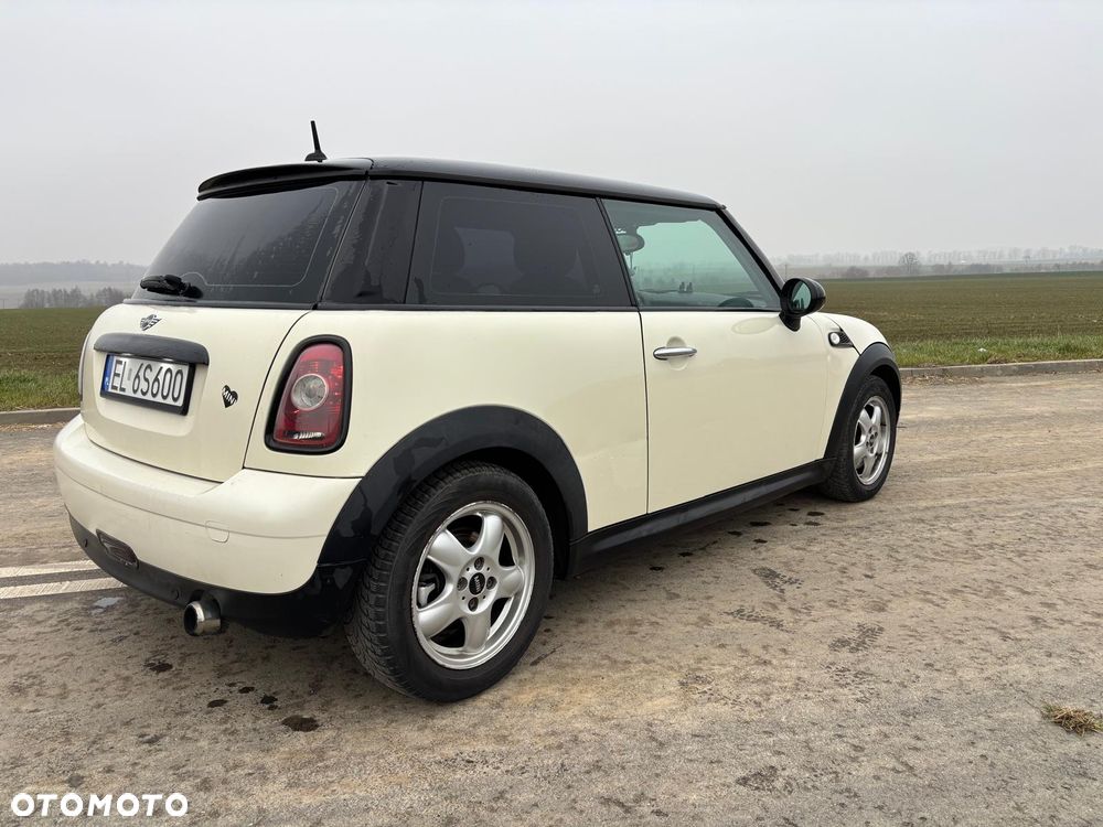 MINI Cooper Standard - 3