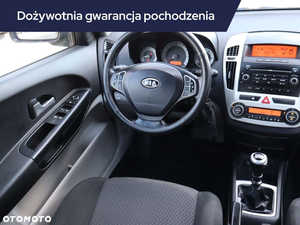 Kia Ceed - 9