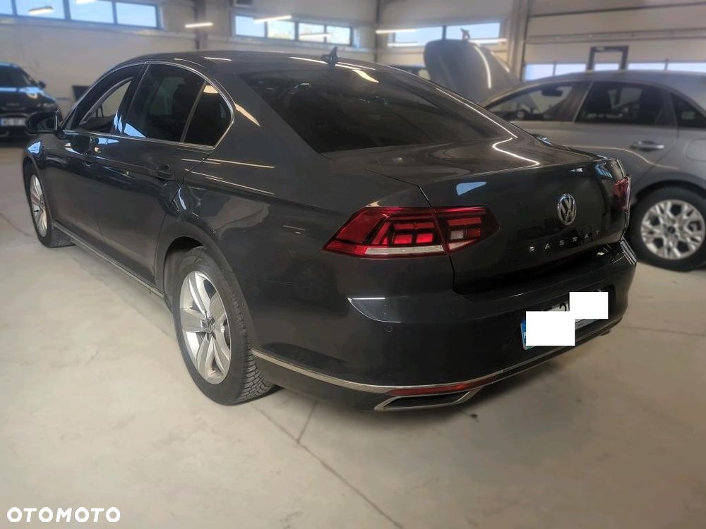 Volkswagen Passat 2.0 TSI Elegance DSG - 4
